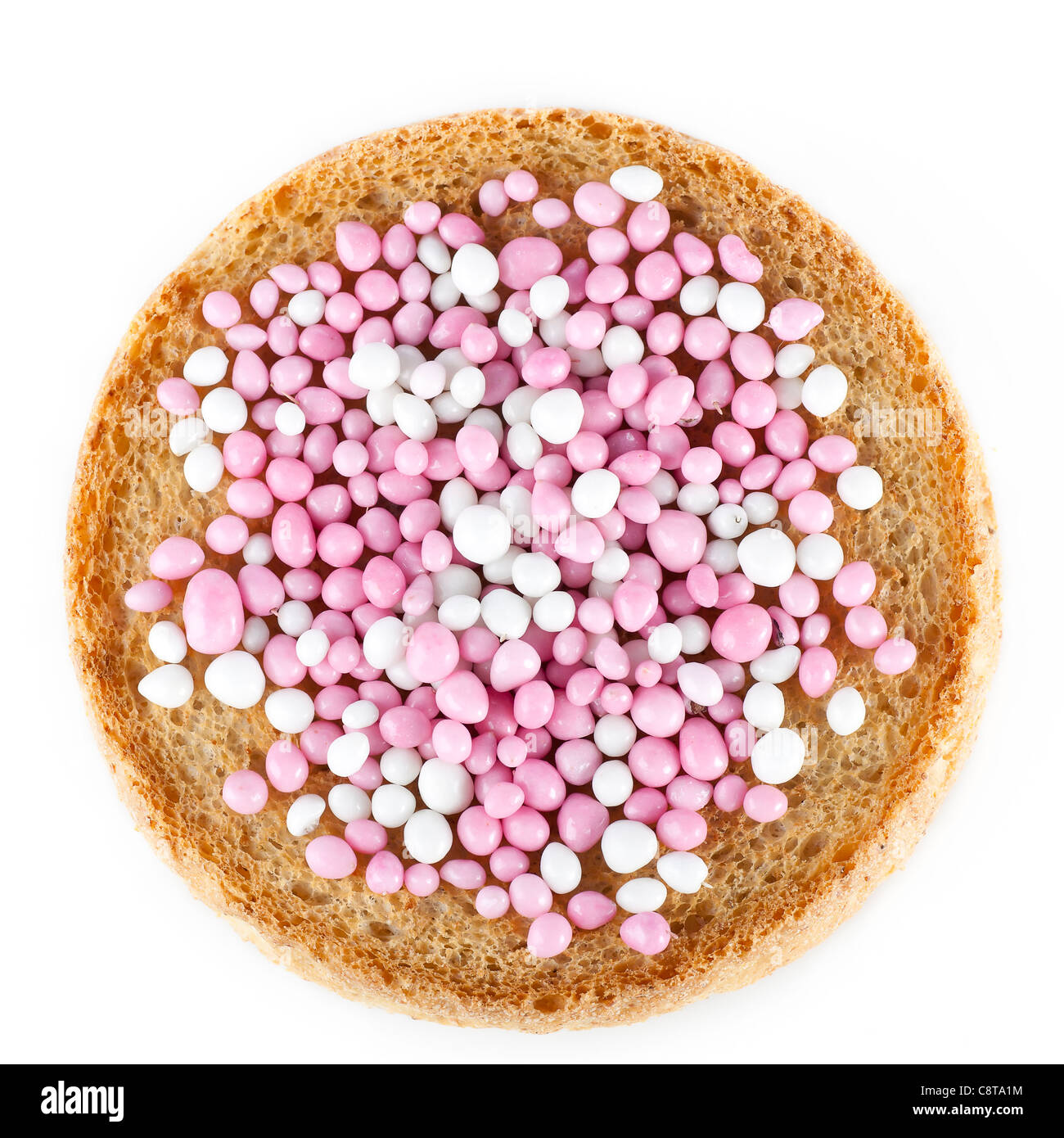 Dutch muisjes : bonbons saveur anisée servie sur toast ronde. Banque D'Images