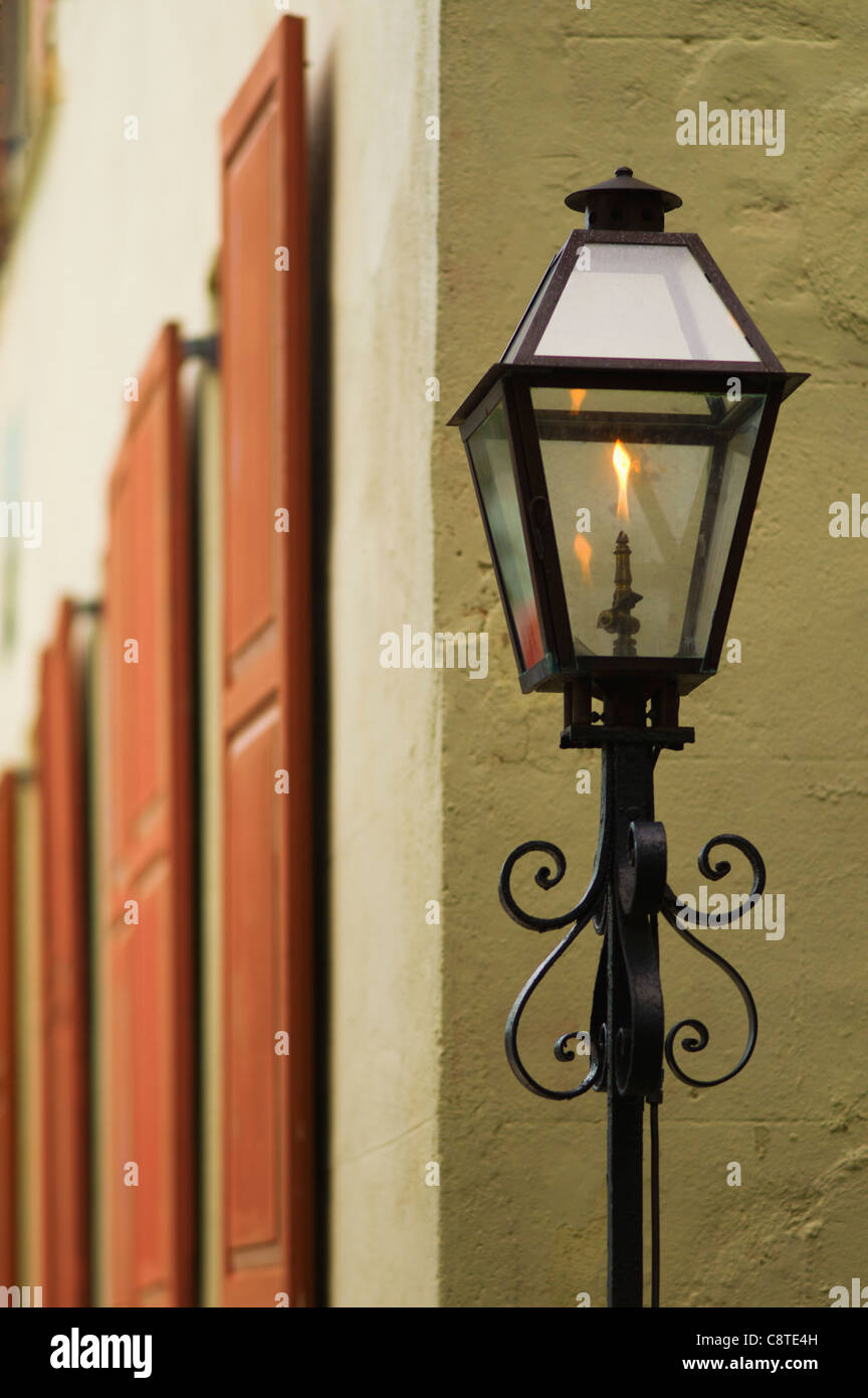 USA, Caroline du Sud, Charleston, Close up of gas street lamp Banque D'Images