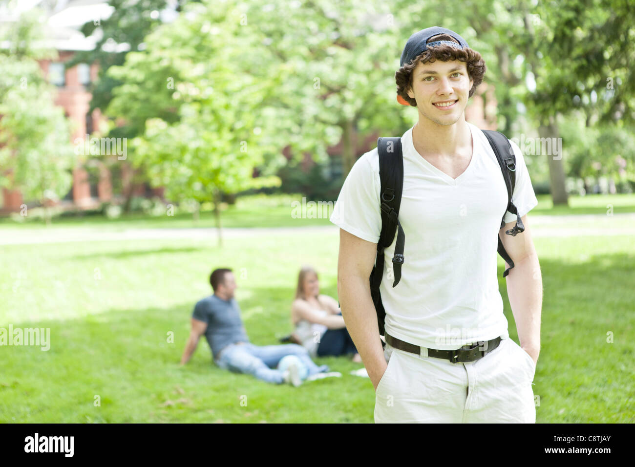 États-unis, Washington, Seattle, Portrait of male student on campus Banque D'Images