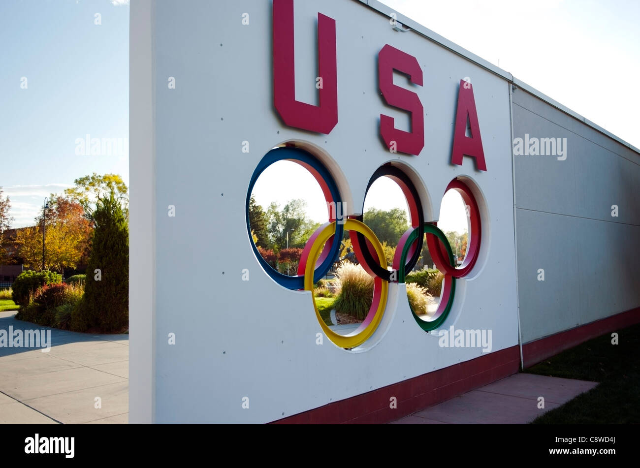 Un signe avec anneaux olympiques au U.S. Olympic Training Center, Colorado Springs, Colorado Banque D'Images