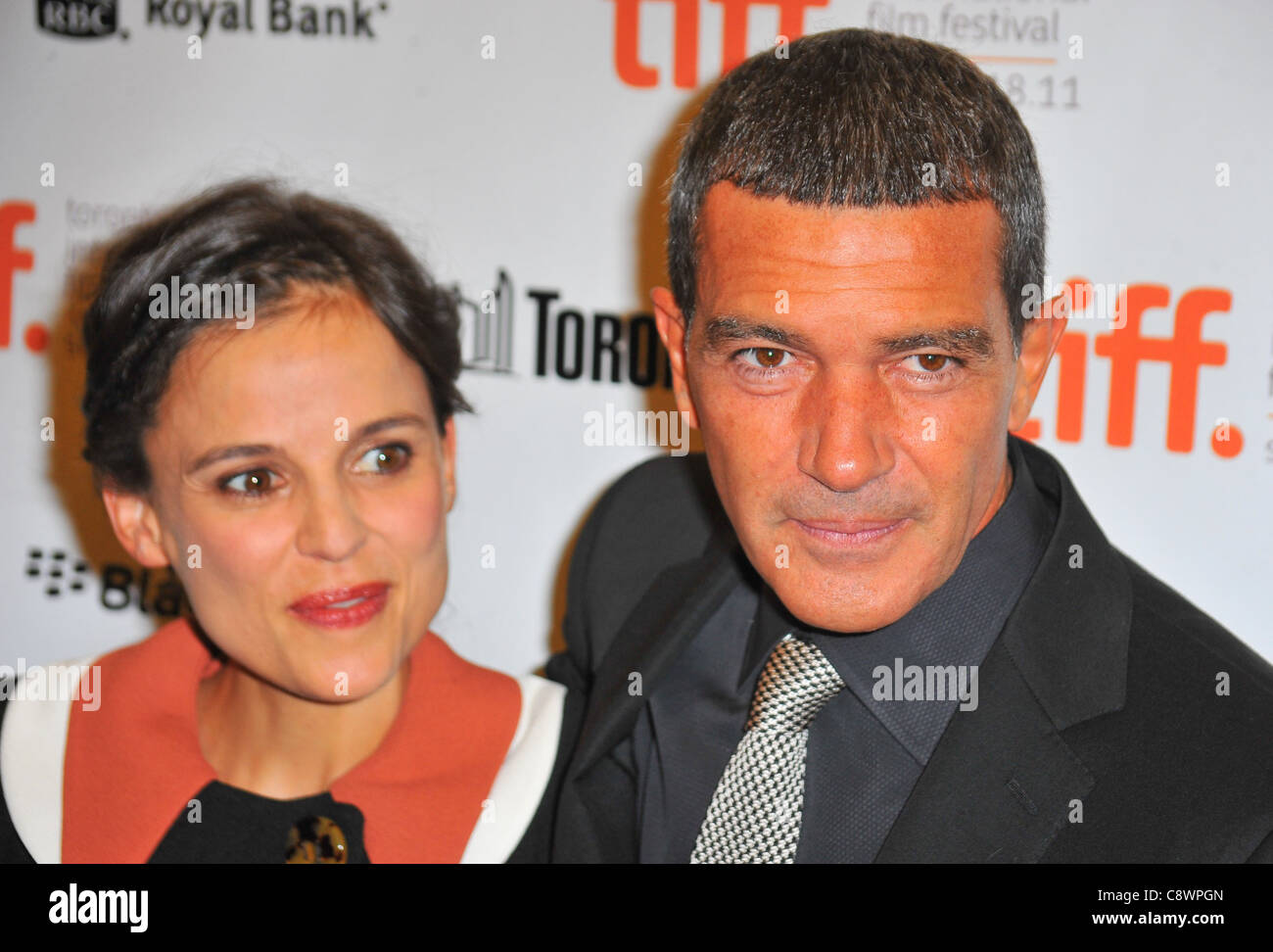 Elena Anaya Antonio Banderas arrivalsSKIN atToronto J'habite en premiere International Film Festival de Théâtre Princesse de Galles Banque D'Images