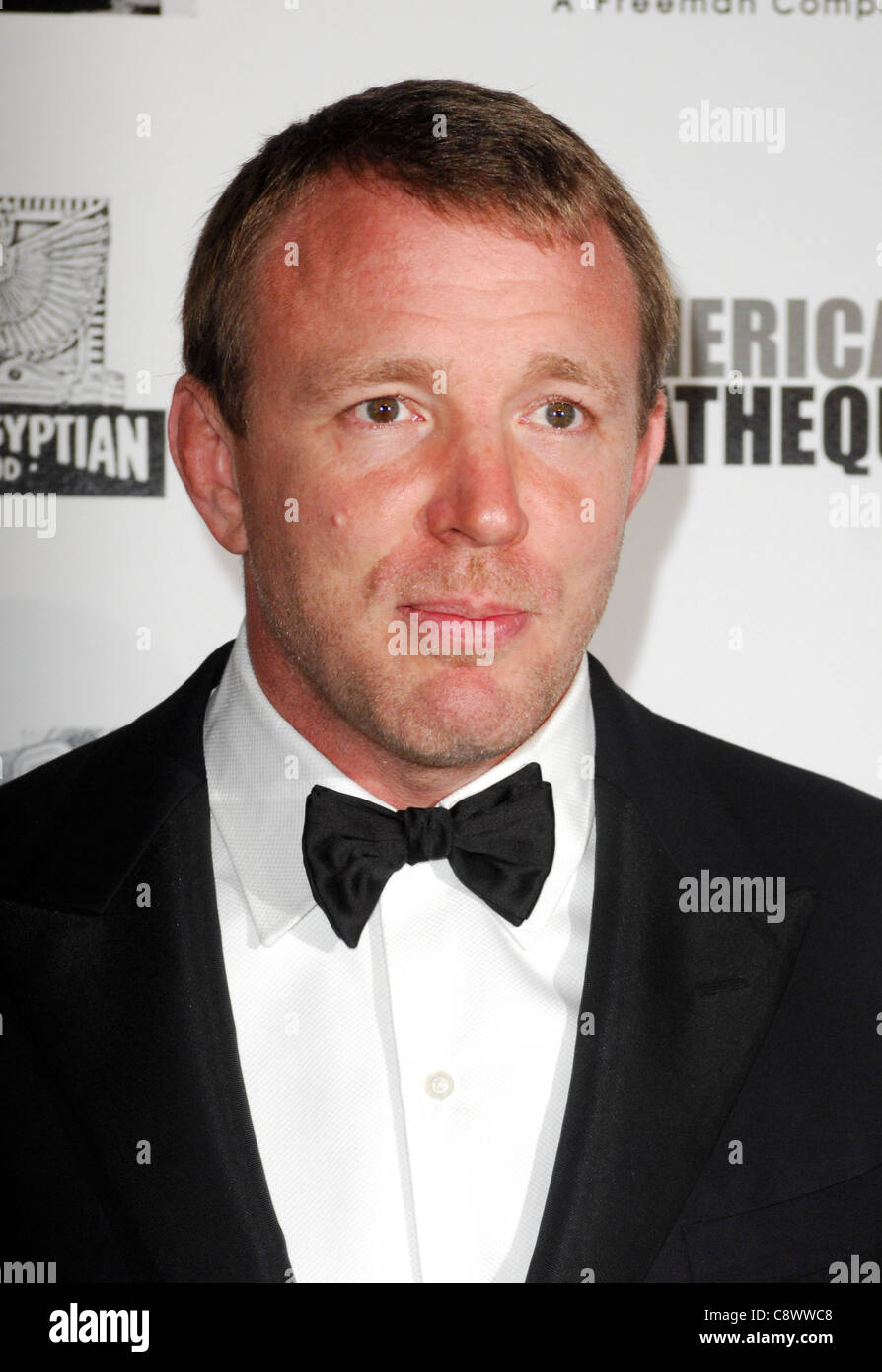 En présence de Guy Ritchie pour 25e American Cinematheque Award à Robert Downey Jr., Beverly Hilton Hotel, Los Angeles, CA Banque D'Images