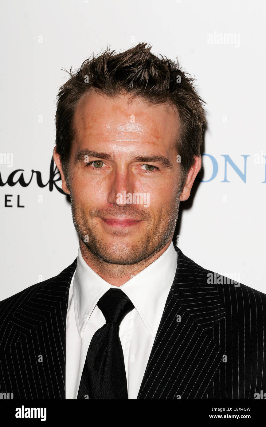 Michael Vartan arrivants American Humane Association Hero Dog Awards Beverly Hilton Hotel Los Angeles CA du 1er octobre 2011 Photo Banque D'Images