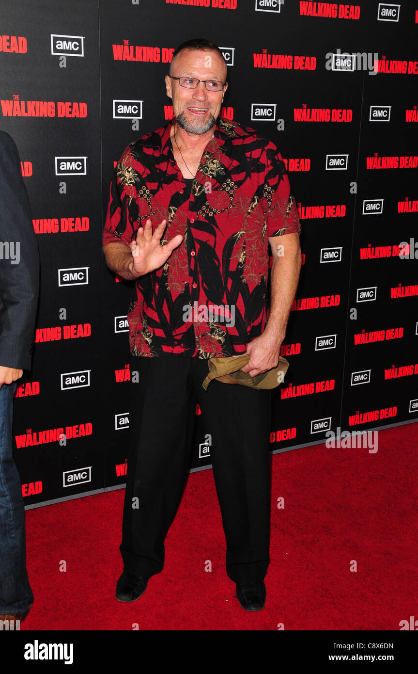 Michael Rooker aux arrivées de The Walking Dead Saison 2 Premiere, L.A. Vivre, Los Angeles, CA 3 octobre 2011. Photo par : Jody Banque D'Images