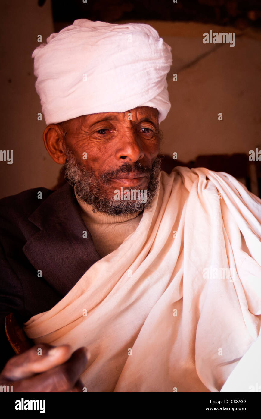 Portrait de la gardienne à l'église de rupestres Abraha Atsbeha dans le Cluster Gheralta au Tigré, dans le Nord de l'Éthiopie, l'Afrique. Banque D'Images