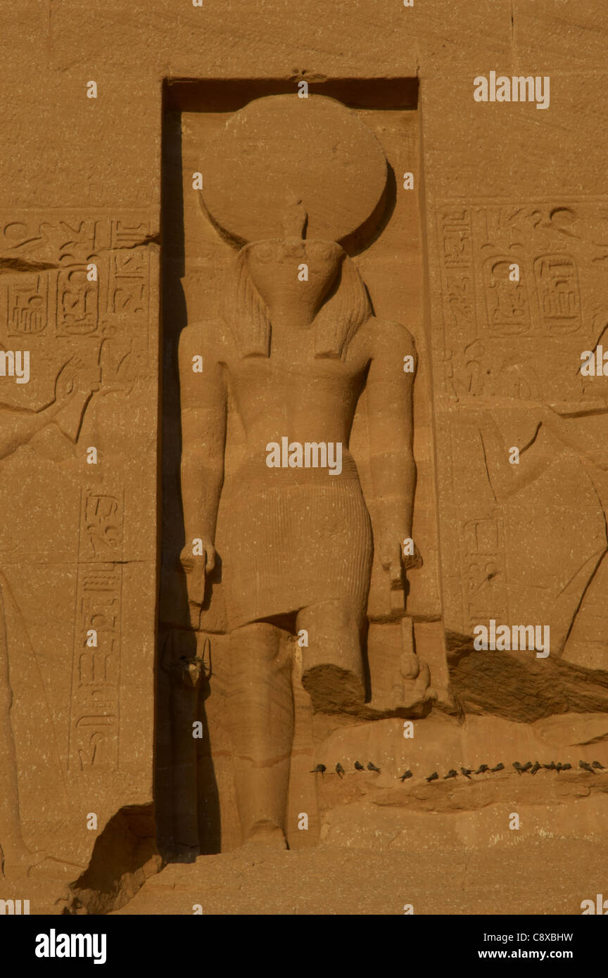 L'art égyptien Grand Temple de Ramsès II. Sculpture du dieu Ra. Abu Simbel. L'Égypte. Banque D'Images