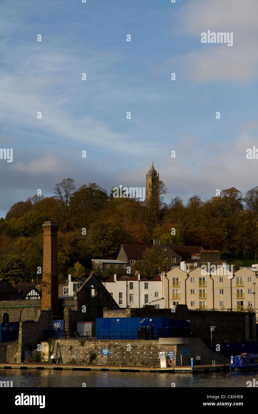 Une vue de Bristol à quai et de condensats chauds Tour Cabot Banque D'Images