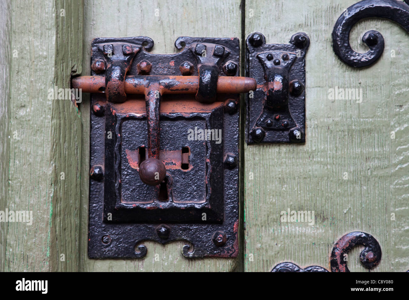 Serrure De Porte Gothique Victorienne – Fer Noir Antique, Montage En Surface, Ironmongery World