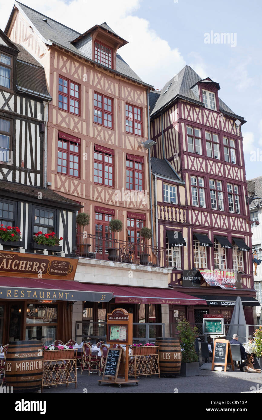 France, Normandie, Rouen, les restaurants de la place du Vieux-Marché Banque D'Images