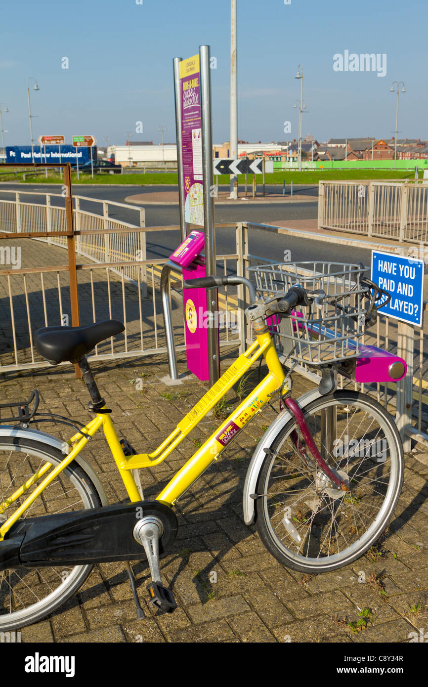 Location de vélo, Blackpool, Angleterre Banque D'Images