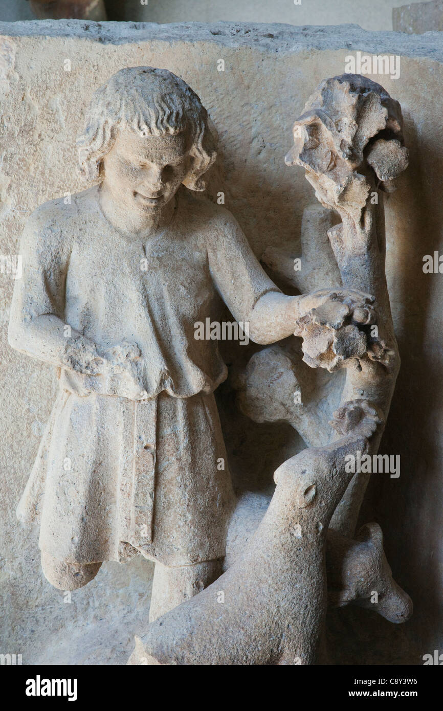 France, Champagne, Reims, Palais du Tau, la sculpture de l'Enfant Jésus et d'Agneaux Banque D'Images