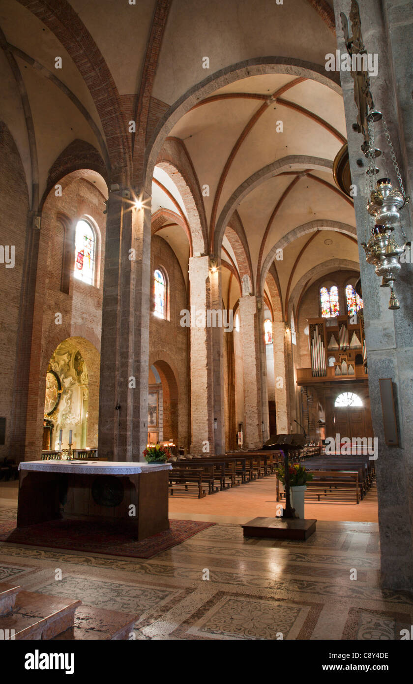Milan - intérieur de l'église Saint Simpliciano Banque D'Images