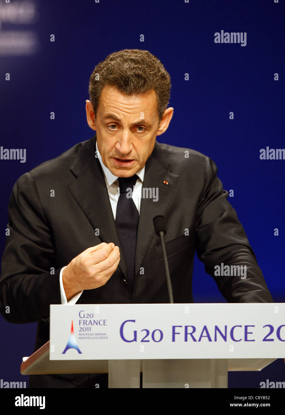 NICOLAS SARKOZY, PREMIER MINISTRE DE LA FRANCE 03 NOVEMBRE 2011 PALAIS DE FESTIVAL CANNES FRANCE Banque D'Images