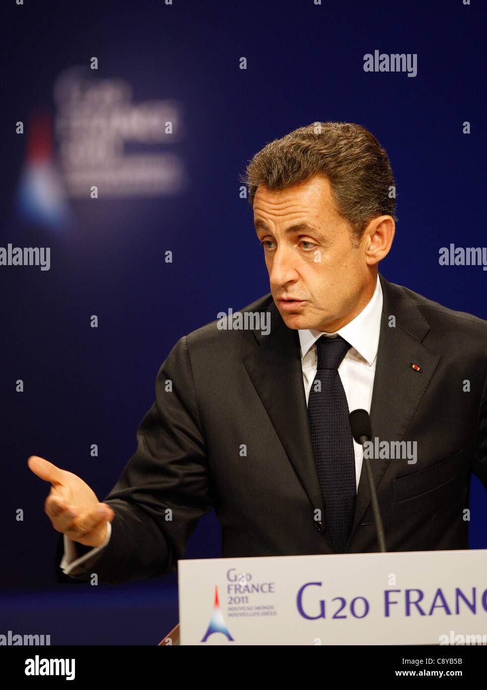 NICOLAS SARKOZY, PREMIER MINISTRE DE LA FRANCE 03 NOVEMBRE 2011 PALAIS DE FESTIVAL CANNES FRANCE Banque D'Images