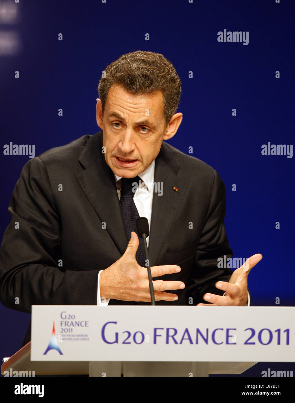 NICOLAS SARKOZY, PREMIER MINISTRE DE LA FRANCE 03 NOVEMBRE 2011 PALAIS DE FESTIVAL CANNES FRANCE Banque D'Images