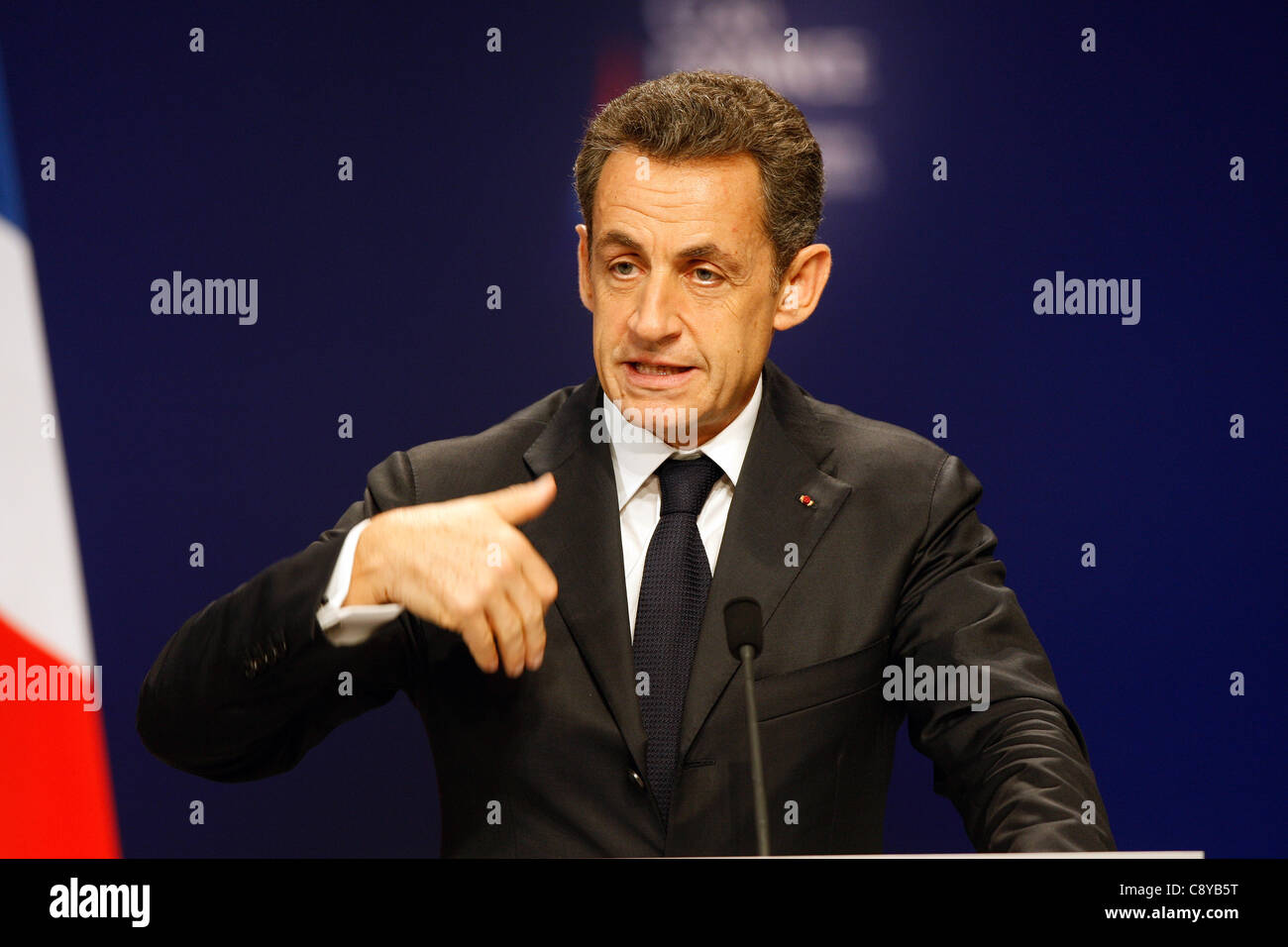 NICOLAS SARKOZY, PREMIER MINISTRE DE LA FRANCE 03 NOVEMBRE 2011 PALAIS DE FESTIVAL CANNES FRANCE Banque D'Images