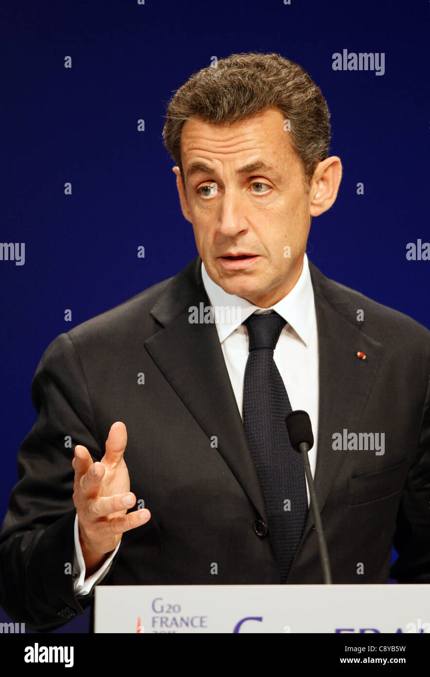 NICOLAS SARKOZY, PREMIER MINISTRE DE LA FRANCE 03 NOVEMBRE 2011 PALAIS DE FESTIVAL CANNES FRANCE Banque D'Images