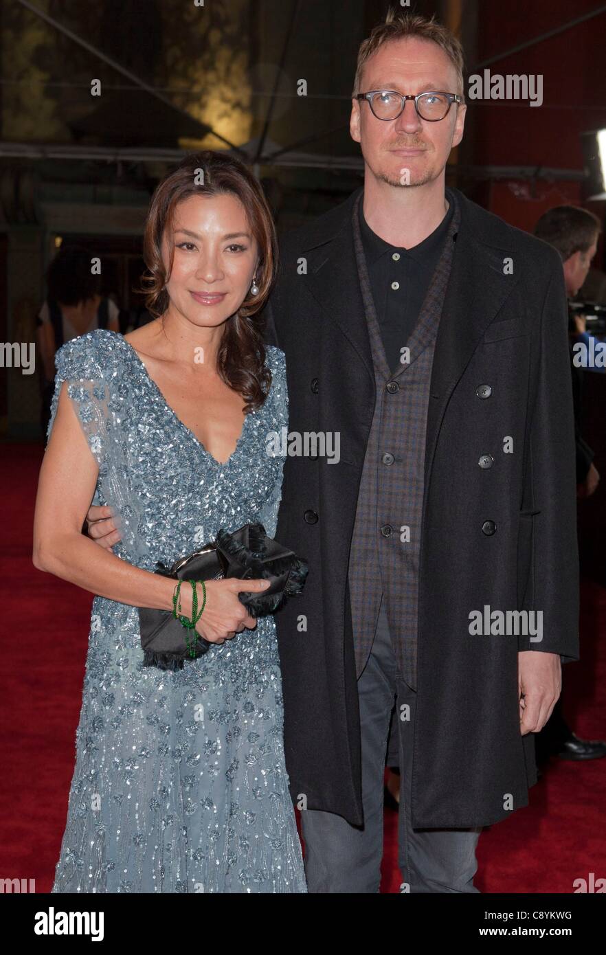 Michelle Yeoh, David Thewlis au niveau des arrivées pour la dame le festival de projection de gala, le Grauman's Chinese Theatre, Los Angeles, CA 4 novembre 2011. Photo par : Emiley Schweich/Everett Collection Banque D'Images