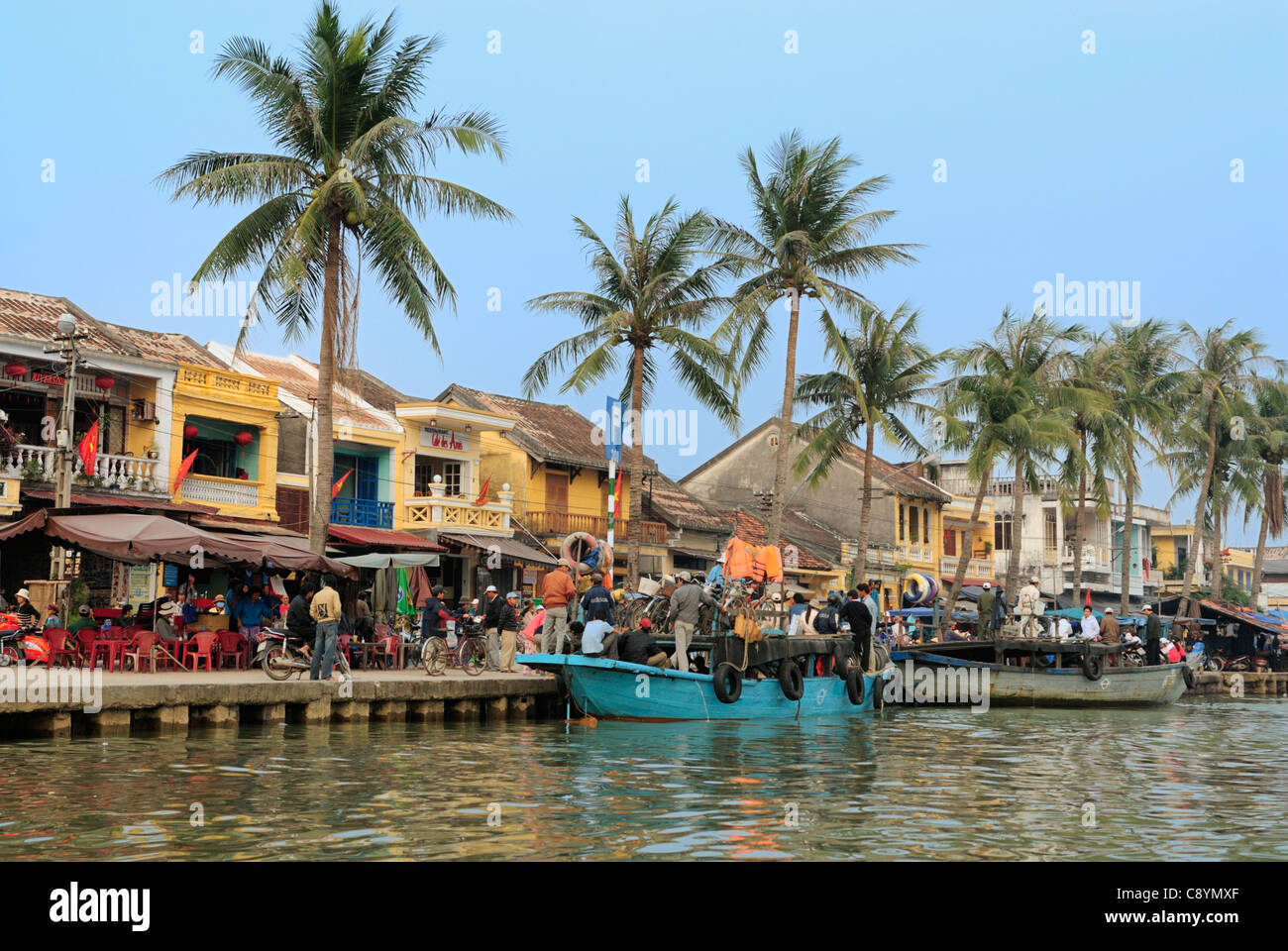L'Asie, Vietnam, Hoi An. Hoi An vieux quartier nr. marché central. Donnant sur la rue Bach Dang animé à partir de la rivière Thu Bon. L'hi... Banque D'Images