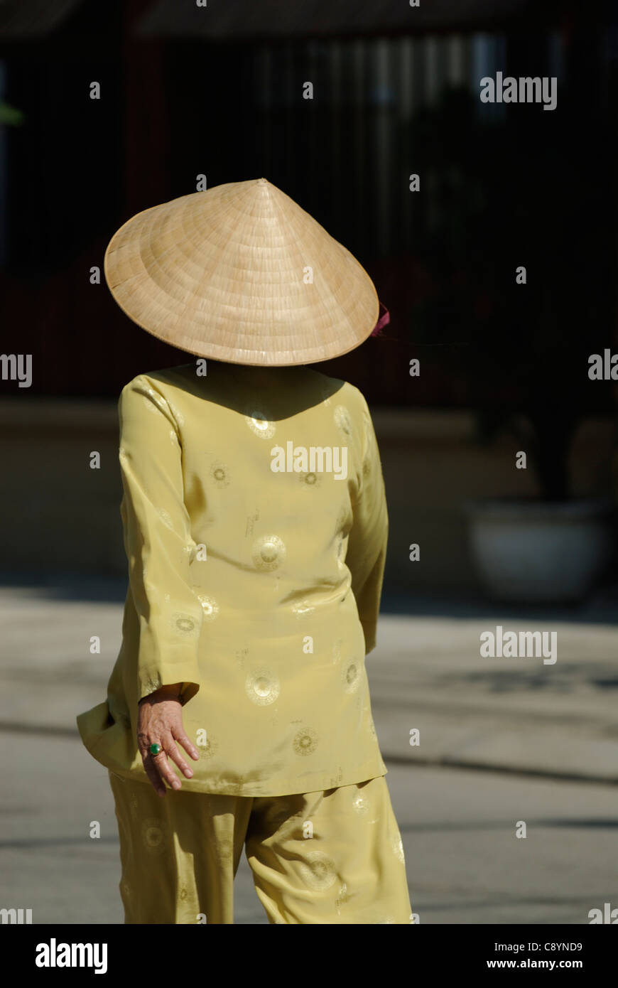 L'Asie, Vietnam, Hue. Habillé traditionnellement vietnamienne à Hue.... Banque D'Images