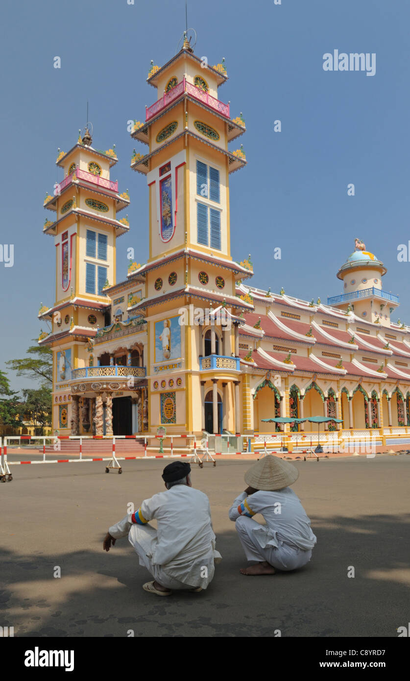 L'Asie, Vietnam, Tay Ninh, nr. Ho Chi Minh Ville (Saigon). Saint-siège caodaïste de Tay Ninh. Les Cao Dai Great Temple divin (construit 1933-... Banque D'Images