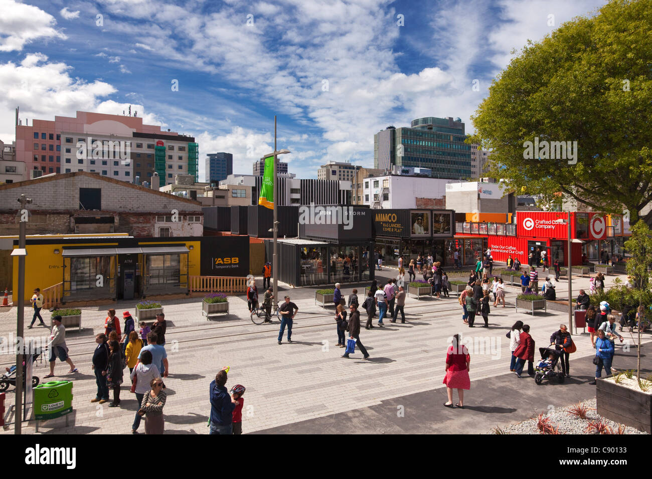 Centre commercial temporaire à l'aide de contenants d'expédition après les tremblements de Christchurch. Banque D'Images