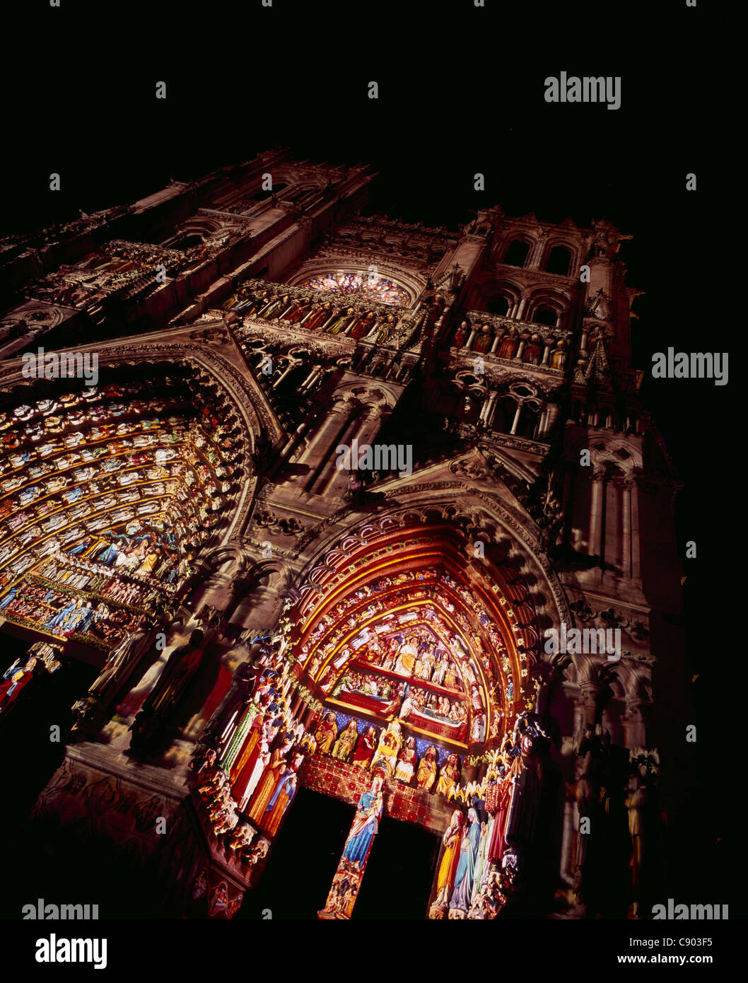 Spectacle de lumière sur le devant de la cathédrale d'Amiens.Somme, hauts-de-France, France. Banque D'Images