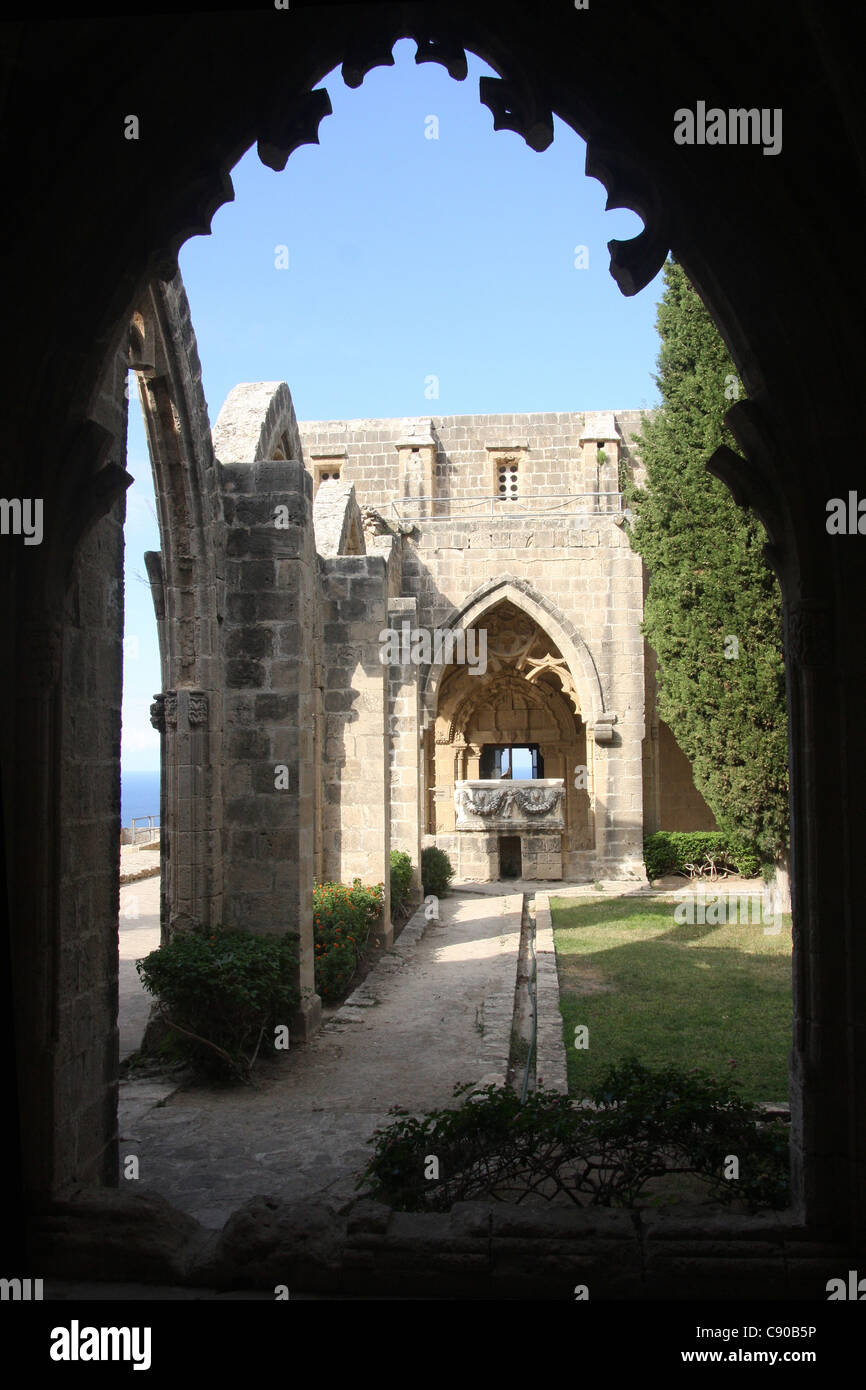 L'Abbaye de Bellapais (Abbaye de la Paix) dans le nord de Chypre. Lawrence Durrell a écrit à ce sujet dans son livre 'Bitter Lemons de Chypre". Banque D'Images