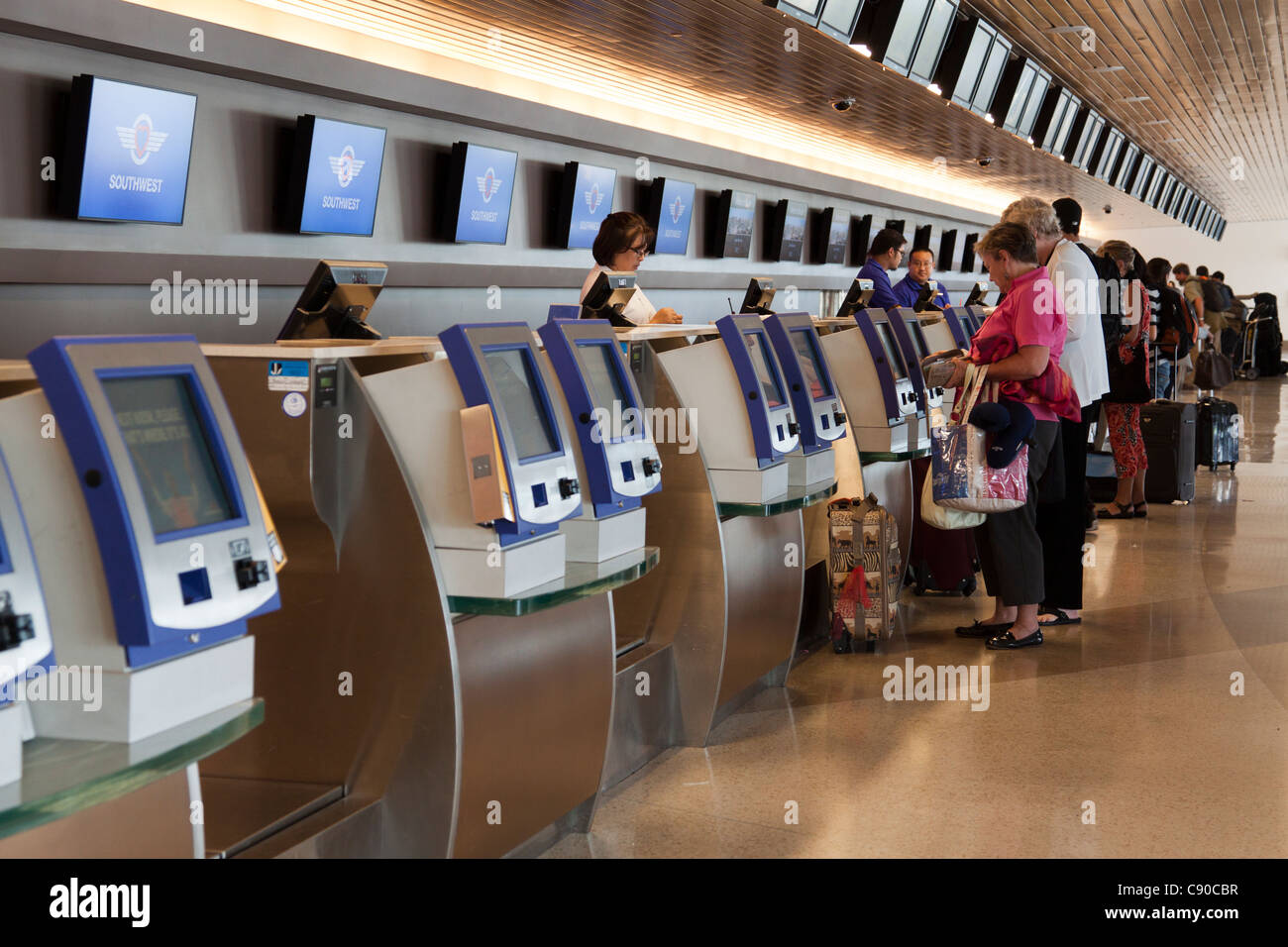 Airport ticket kiosk Banque de photographies et d’images à haute