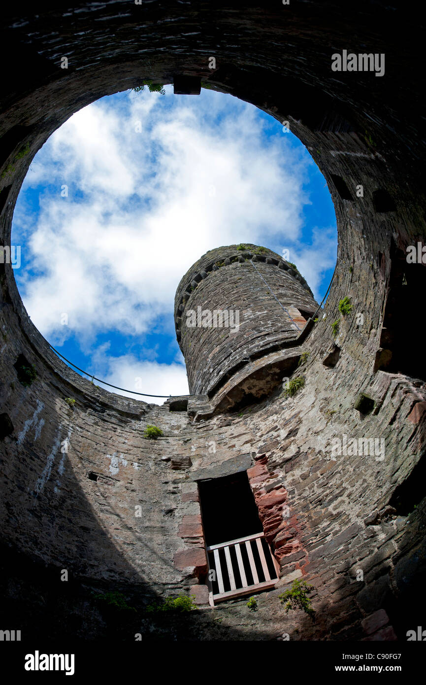 Jusqu'à l'intermédiaire d'un des tours à Château de Conwy à Conwy, Pays de Galles, Royaume-Uni Banque D'Images