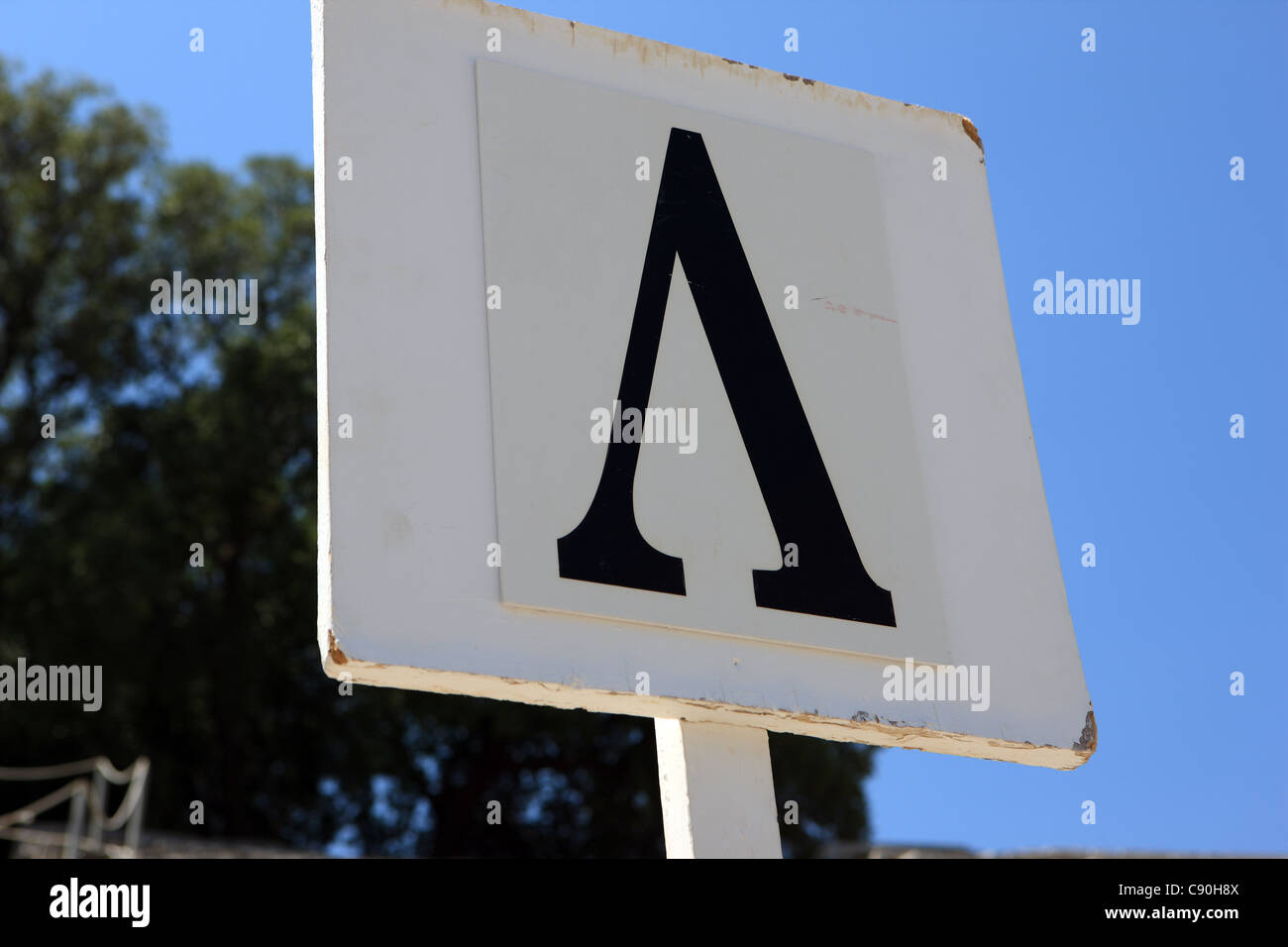 Lettre de l'alphabet grec lambda qui est l'équivalent de L dans l'script Banque D'Images