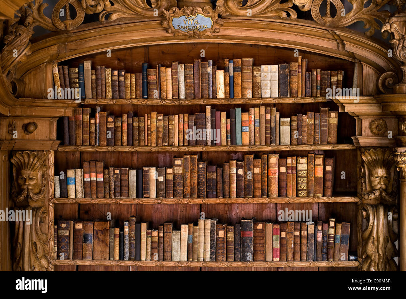 Old Library Shelf Banque D Image Et Photos Alamy
