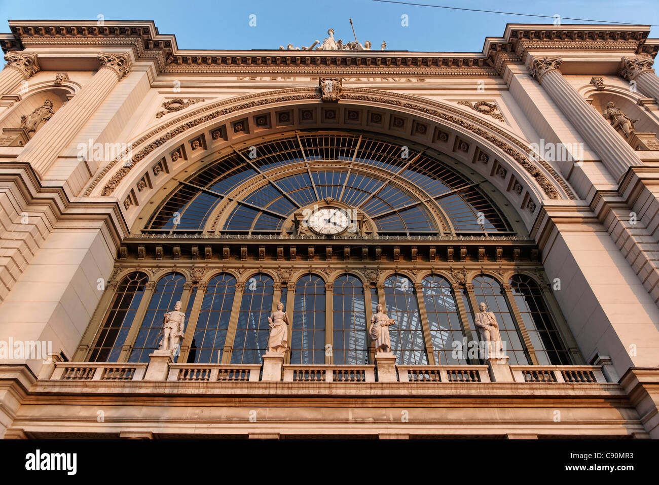 La gare de Budapest Keleti palyaudvar, Baross ter, Pest, Budapest, Hongrie Banque D'Images