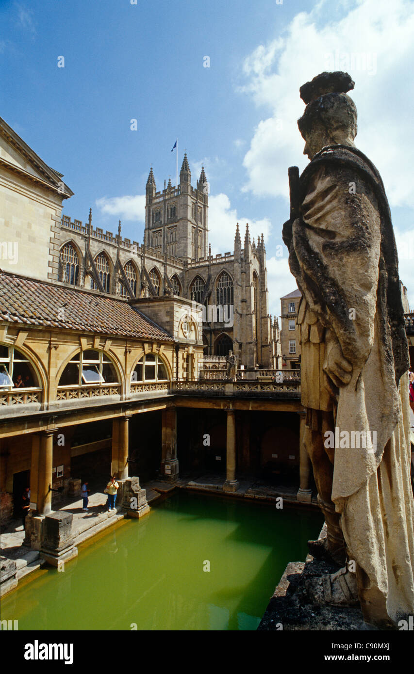 La ville de Bath a été créé comme un spa resort avec le nom latin Aquae Sulis par les Romains en l'an 43 et une belle Georgian Banque D'Images