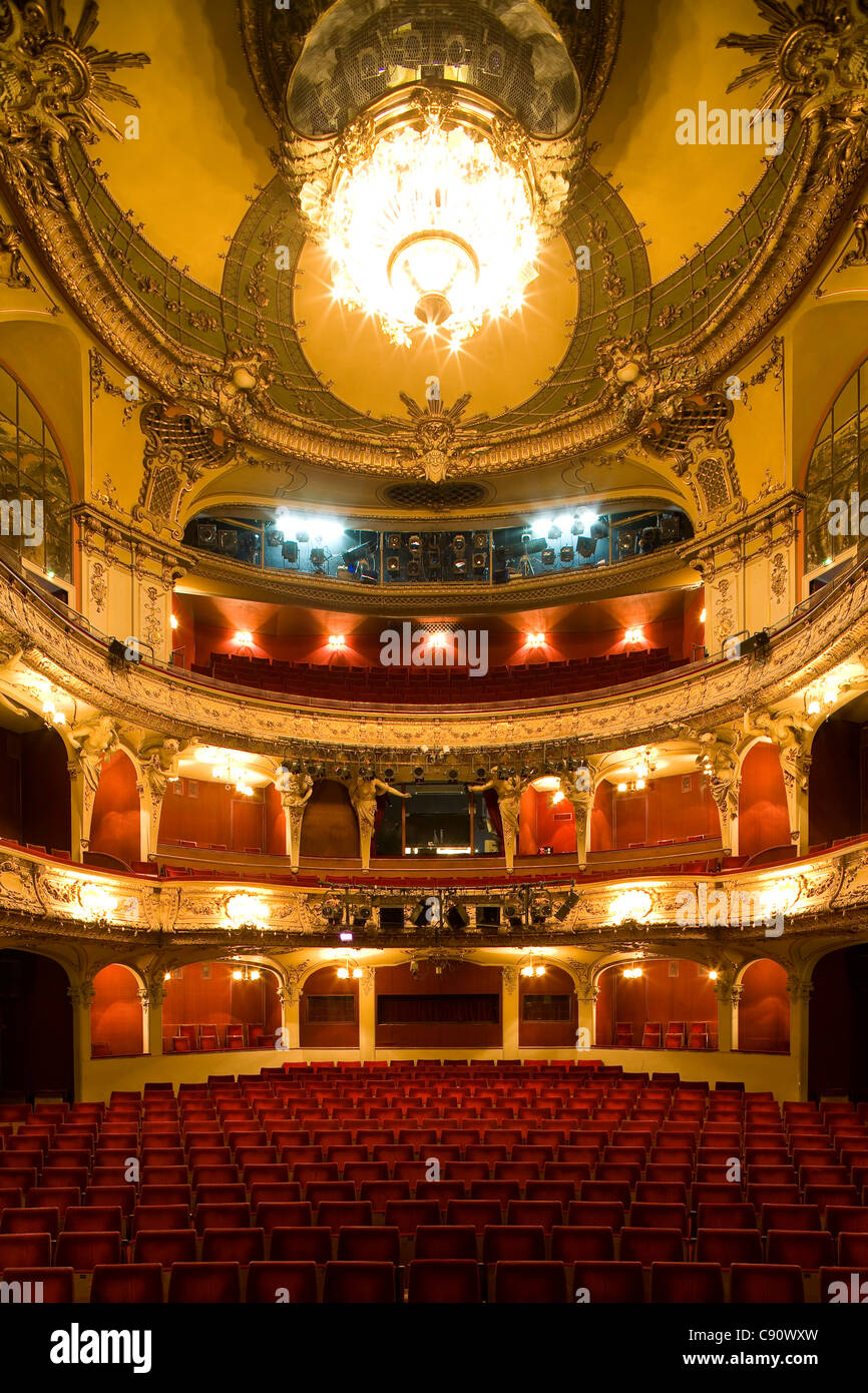 Théâtre déserte le Berliner Ensemble, le théâtre au Schiffbauerdamm, créé par Bertolt Brecht, Berlin, Germany, Europe Banque D'Images Théâtre déserte le Berliner Ensemble, le théâtre au Schiffbauerdamm, créé par Bertolt Brecht, Berlin, Germany, Europe Banque D'Images