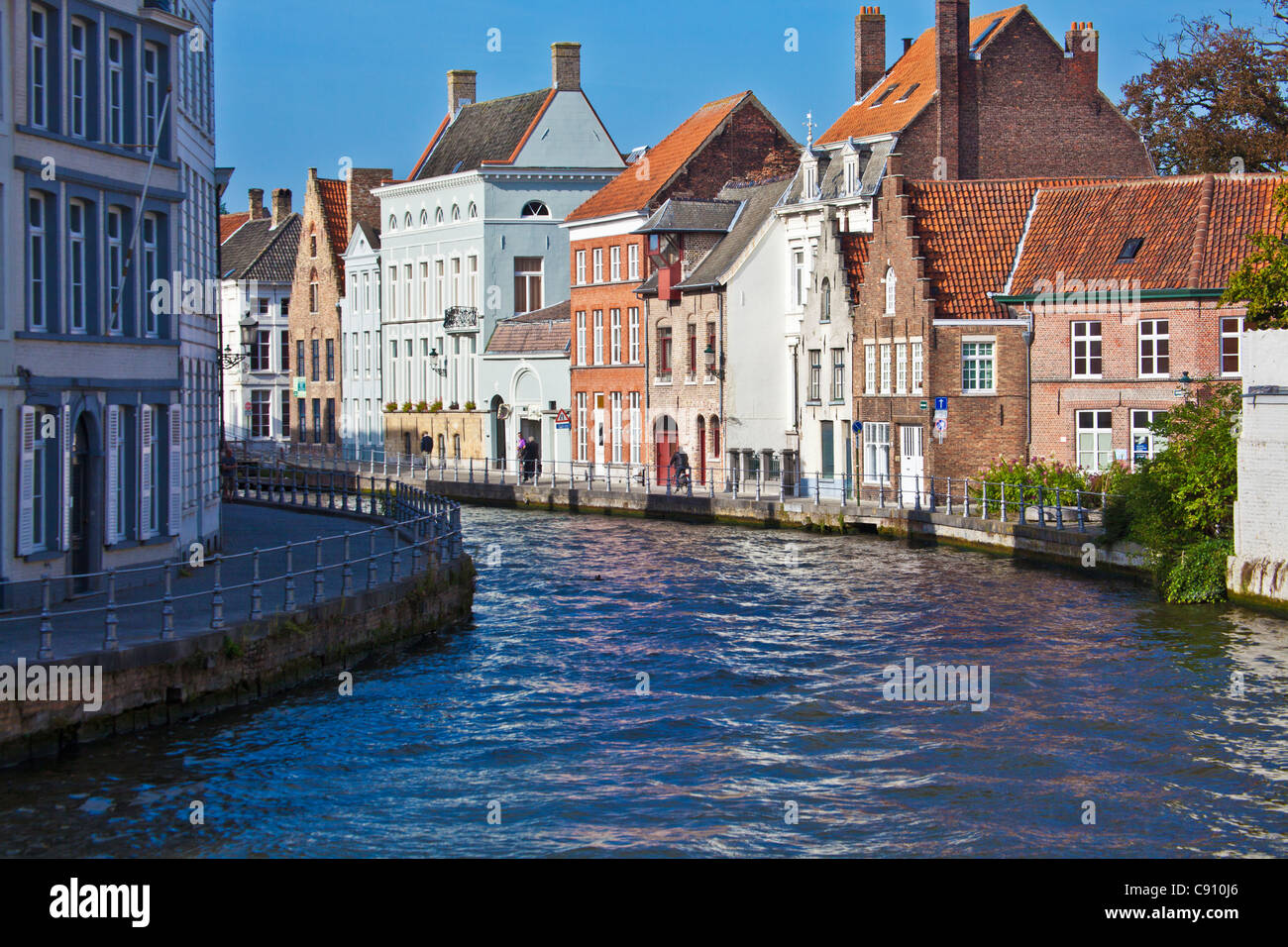 Maisons bordant le fleuve Annarei Canal de Bruges, Brugge, Belgique() Banque D'Images