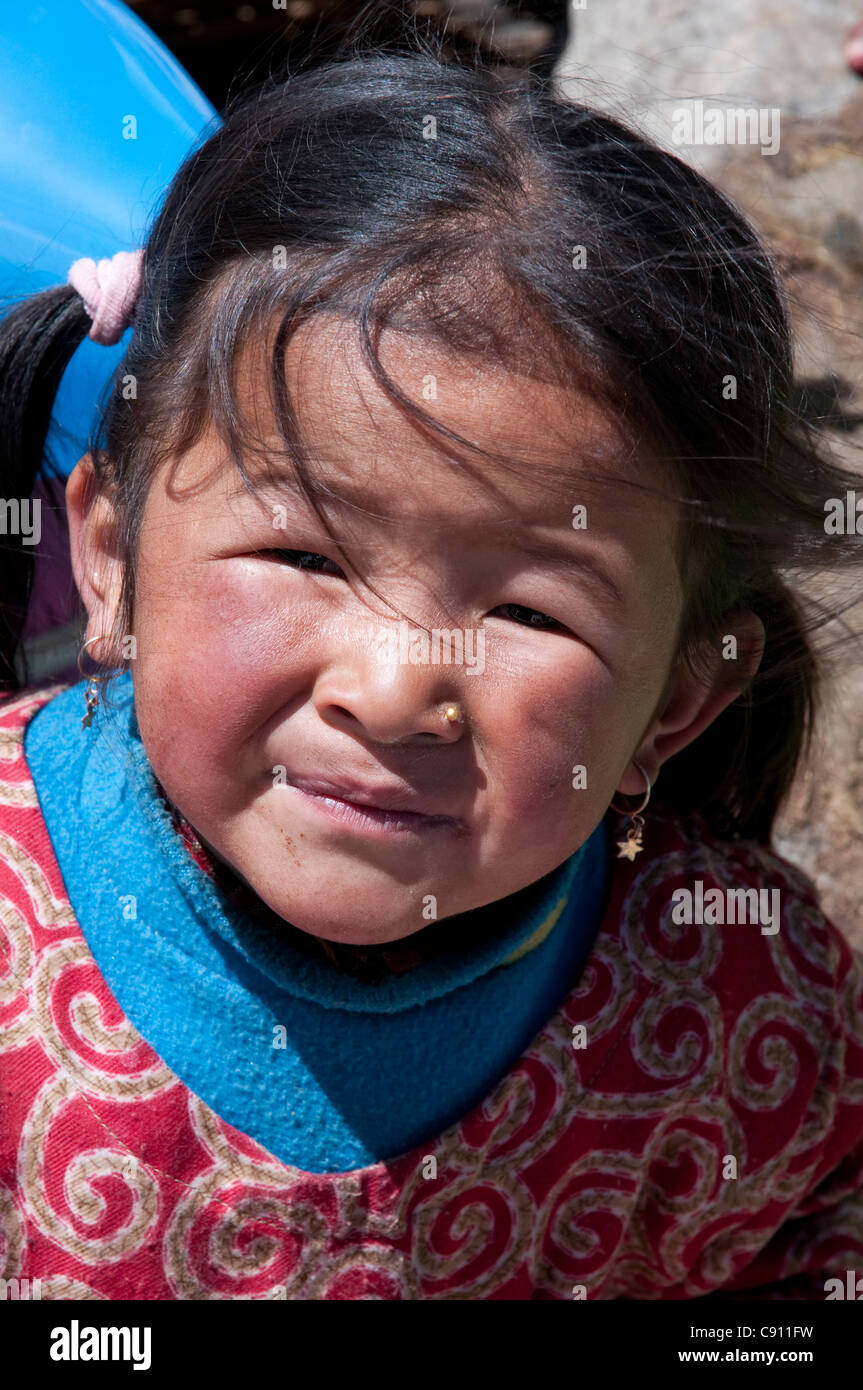 Le Népal a une population de plus de 26 millions de personnes de plus de 40 différentes races et tribus. Ils vivent souvent en étroite Banque D'Images
