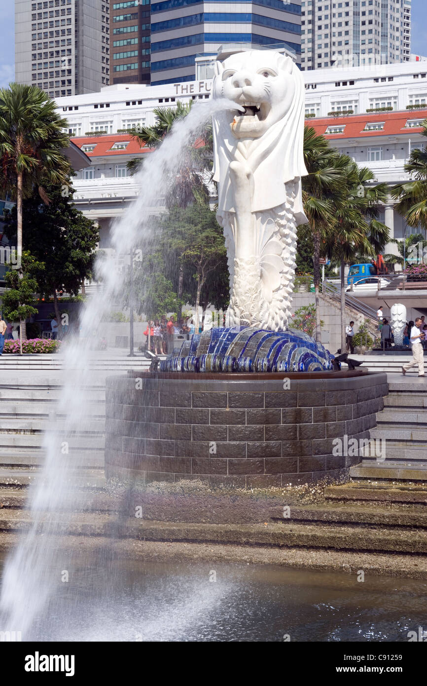 La Rivière Singapour : La statue du Merlion Banque D'Images