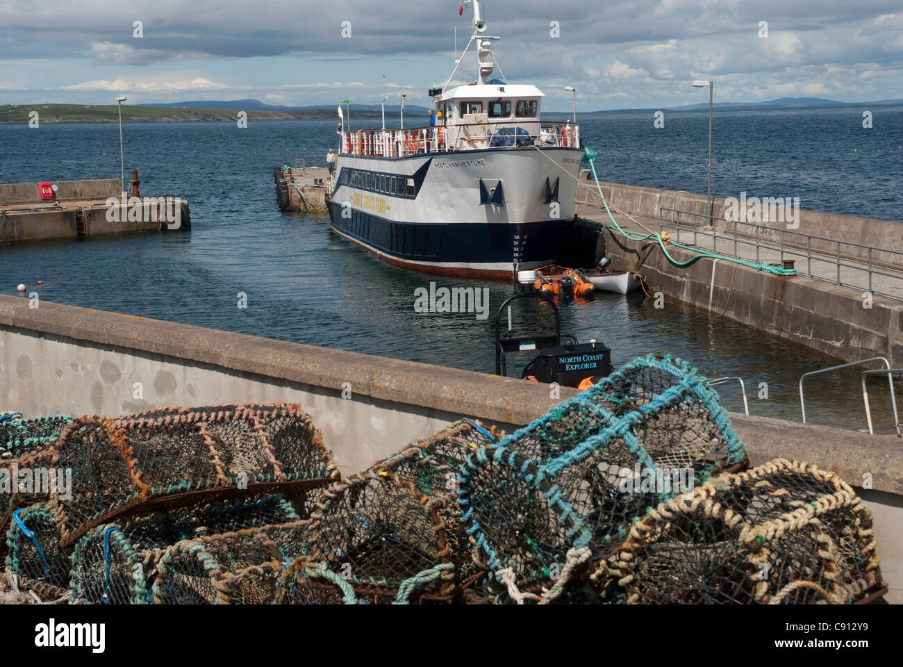 Port de John O'Groats en Écosse. John O'Groats est le point plus au nord sur le continent britannique. Un ferry part de John O'Groats Banque D'Images