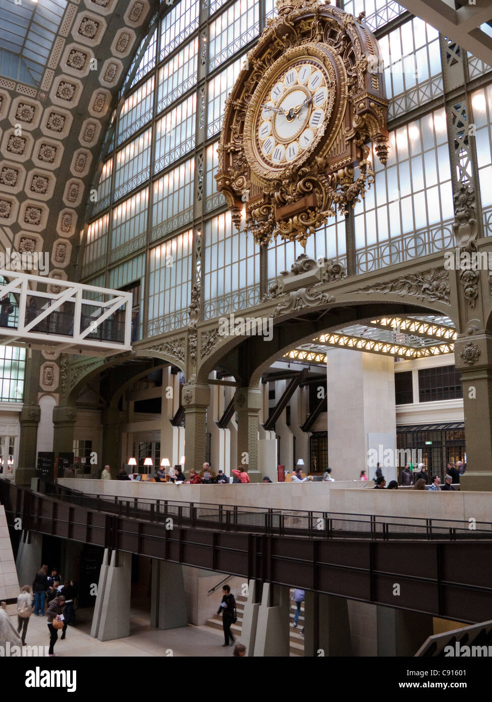 Le Musée d'Orsay est l'ancienne gare d'Orsay construite en 1900 et est un classique terminus converti en un grand art national Banque D'Images