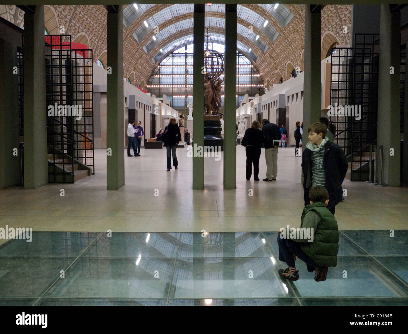 Le Musée d'Orsay est l'ancienne gare d'Orsay construite en 1900 et d'un terminus classique convertie en un grand musée national d'art Banque D'Images