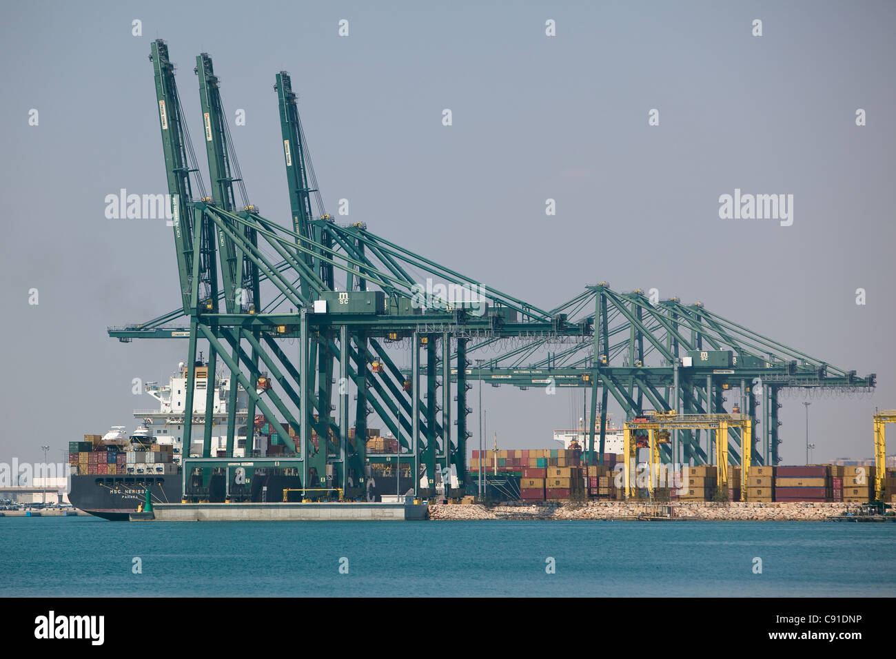 Porte-conteneurs 'MSC' NERISSA loading port de Valence Espagne Banque D'Images