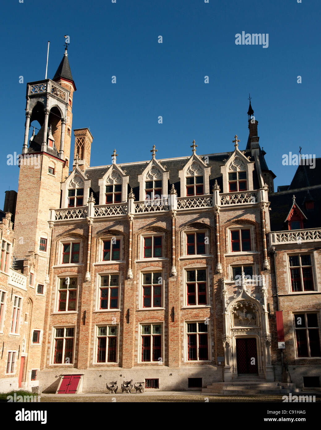 Le musée Gruuthuse au centre de la vieille ville de Bruges est célèbre pour est recouvert de lierre et de trouver la tour l'architecture gothique. Banque D'Images