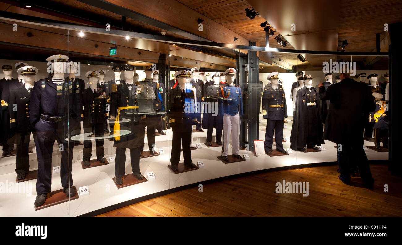En chiffres les uniformes de la marine au musée Maritime International de Hambourg, ville hanséatique de Hambourg, Allemagne, Europe Banque D'Images