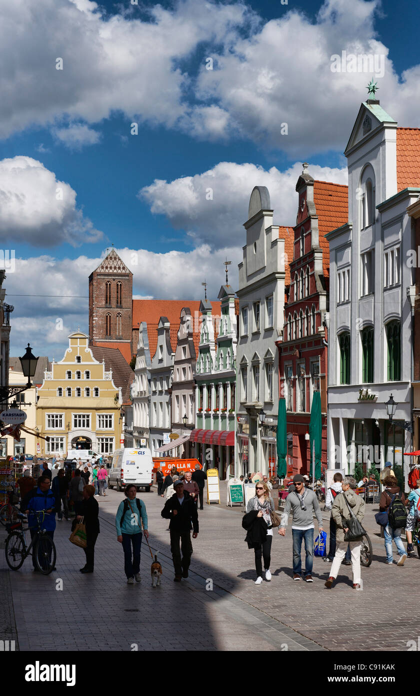 Kraemer, rue de l'église Saint Nikolai, ville hanséatique Wismar, Mecklembourg-Poméranie-Occidentale, Allemagne Banque D'Images