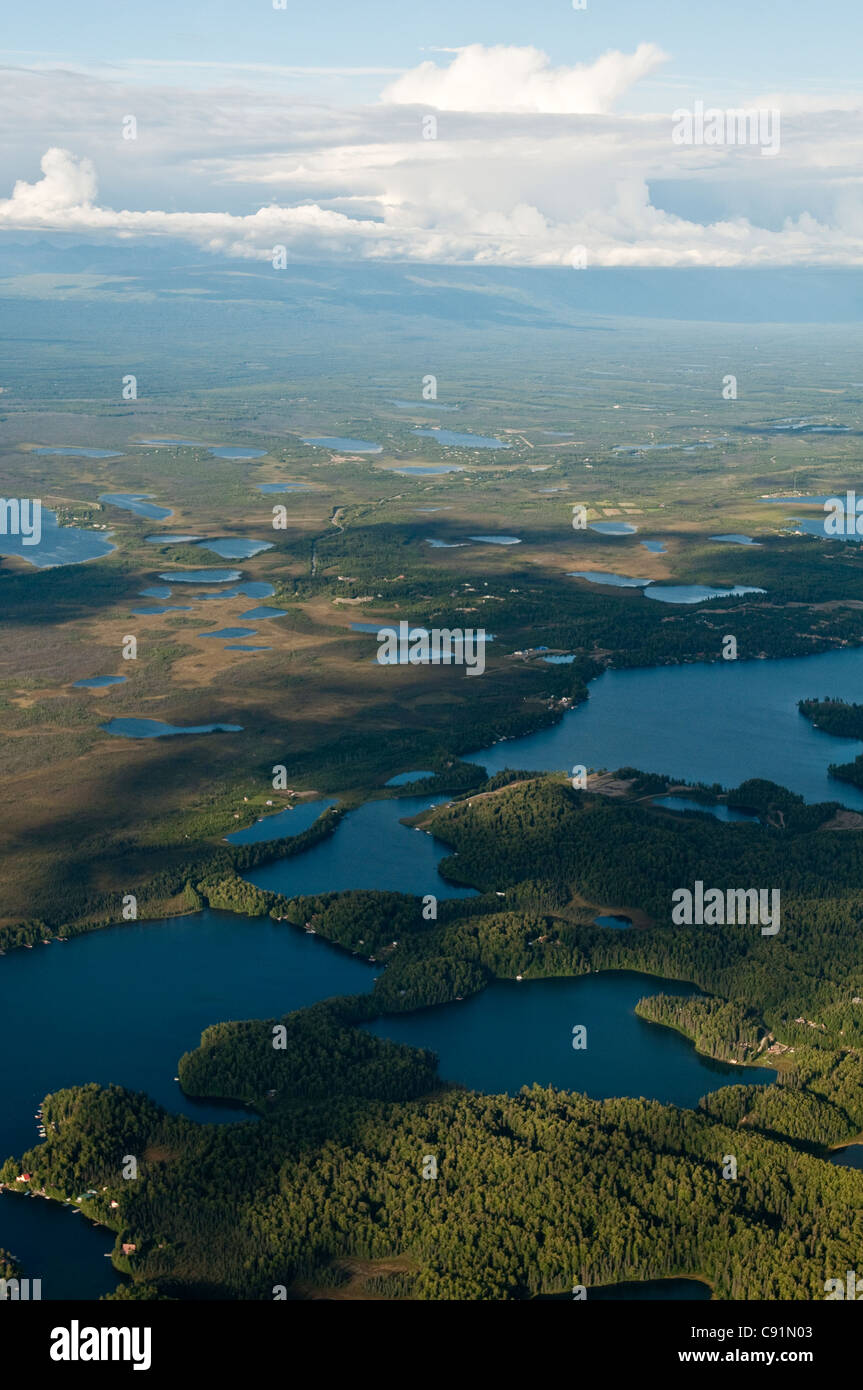 Vue aérienne de la région de Big Lake dans la vallée Matanuska-Susitna, Southcentral Alaska, l'été Banque D'Images