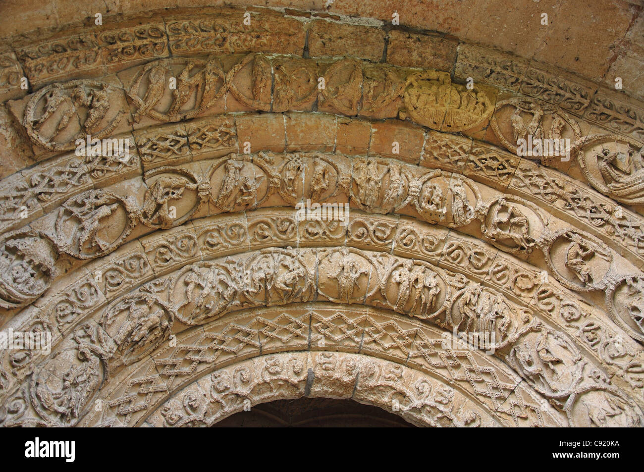 Porche d'entrée du sud sculptures, Abbaye de Malmesbury, Malmesbury, Wiltshire, Angleterre, Royaume-Uni Banque D'Images