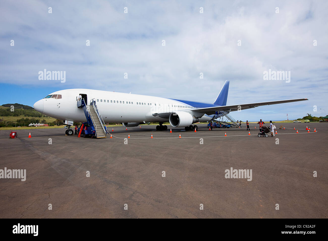 Le Chili, l'île de Pâques (Rapa nui), Hanga Roa, l'Aéroport International Mataveri ou Isla de Pascua Aéroport, avion LAN en stationnement Banque D'Images