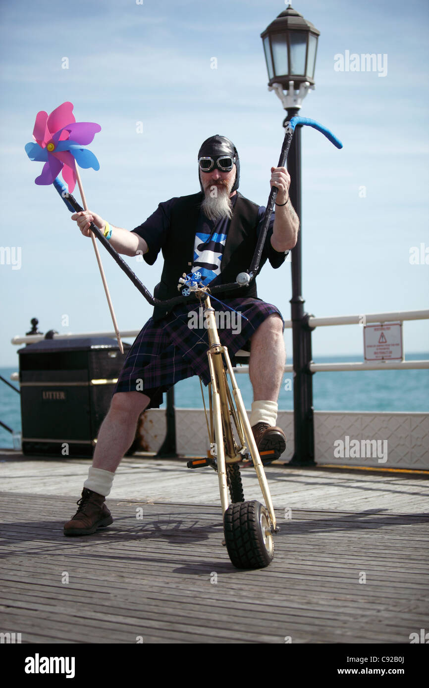 L'annuel excentrique Worthing Birdman International, tenue le week-end d'été à Worthing, West Sussex, Angleterre Banque D'Images