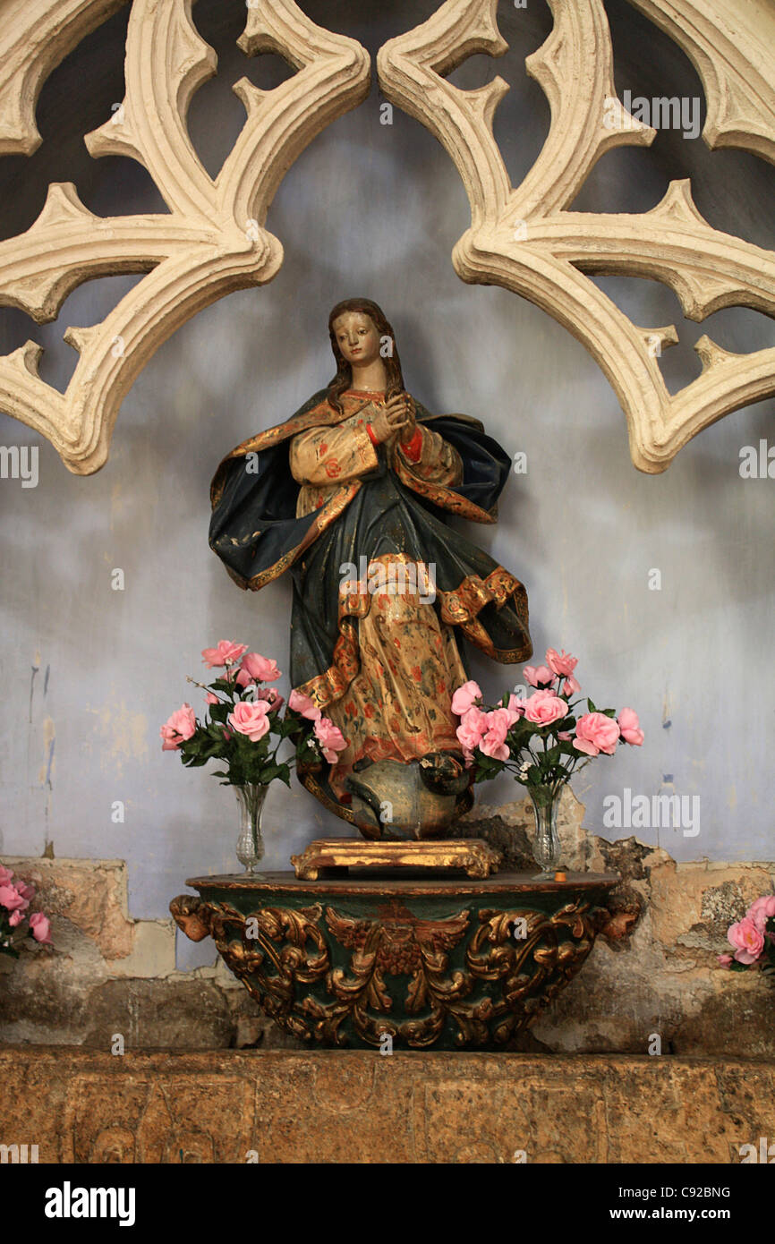 Espagne, province de Valladolid, Curiel de Duero, Eglise de Santa Maria, Vierge Marie statue Banque D'Images